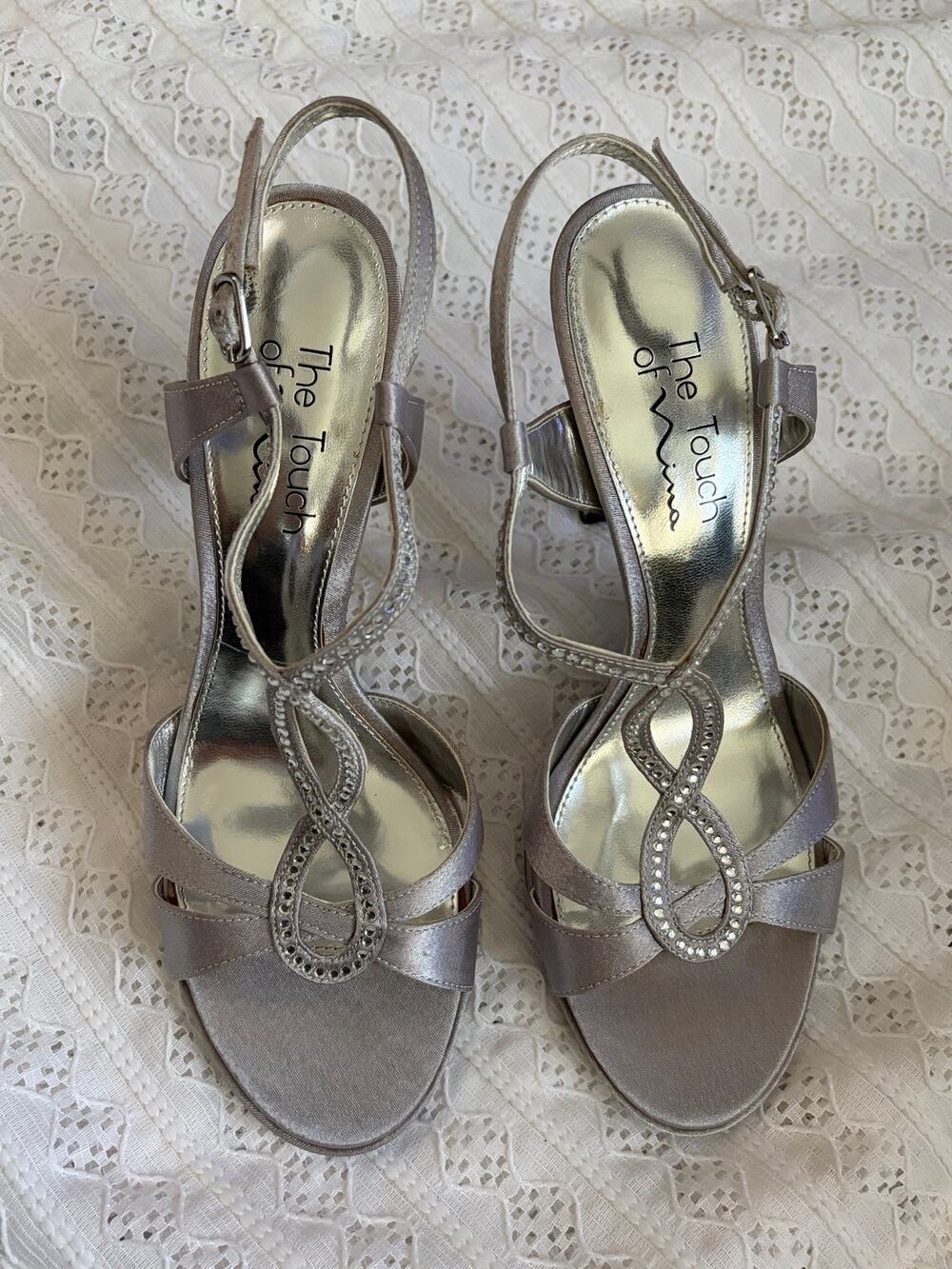 Nina Touch of Nina Silver Satin Rhinestone Evening Heels Women's Size 8